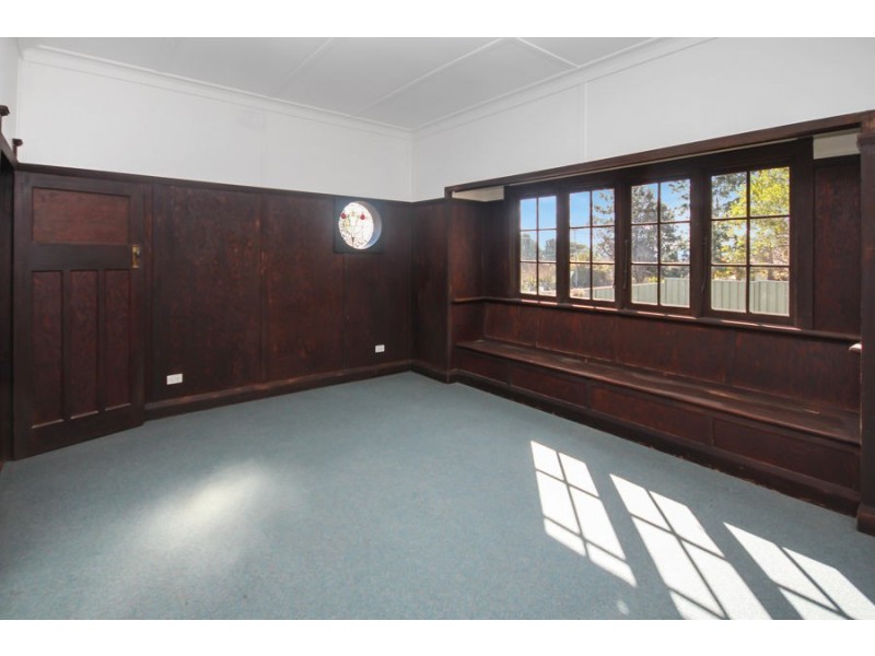 61 Clive Street, Tenterfield NSW 2372