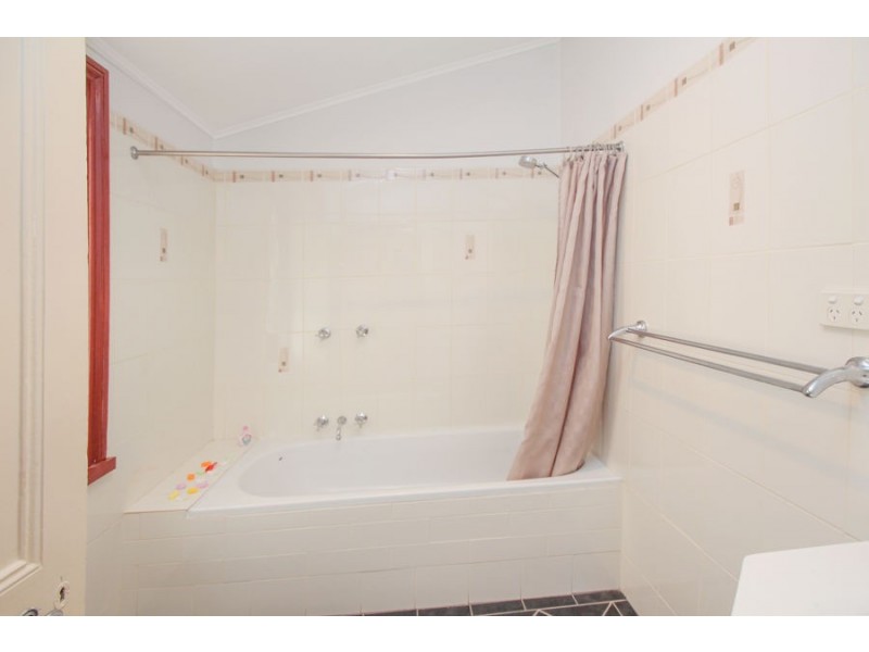 150 Logan Street, Tenterfield NSW 2372