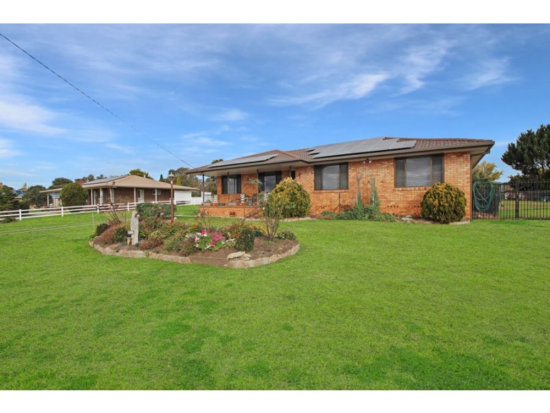155 Petre Street, Tenterfield NSW 2372