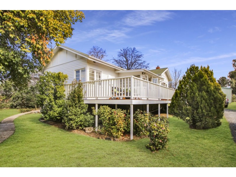 24 Duncan Street, Tenterfield NSW 2372