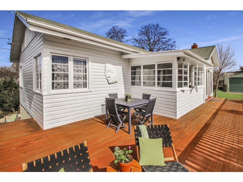 24 Duncan Street, Tenterfield NSW 2372