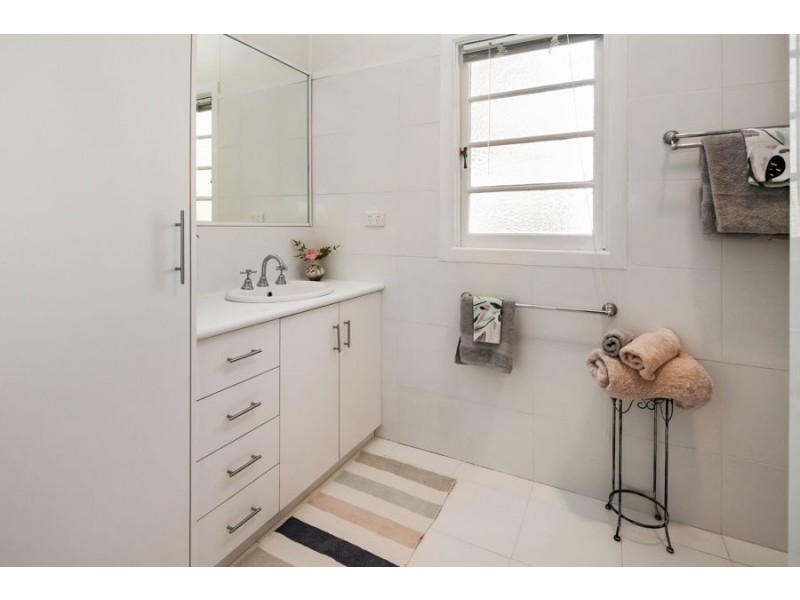 24 Duncan Street, Tenterfield NSW 2372