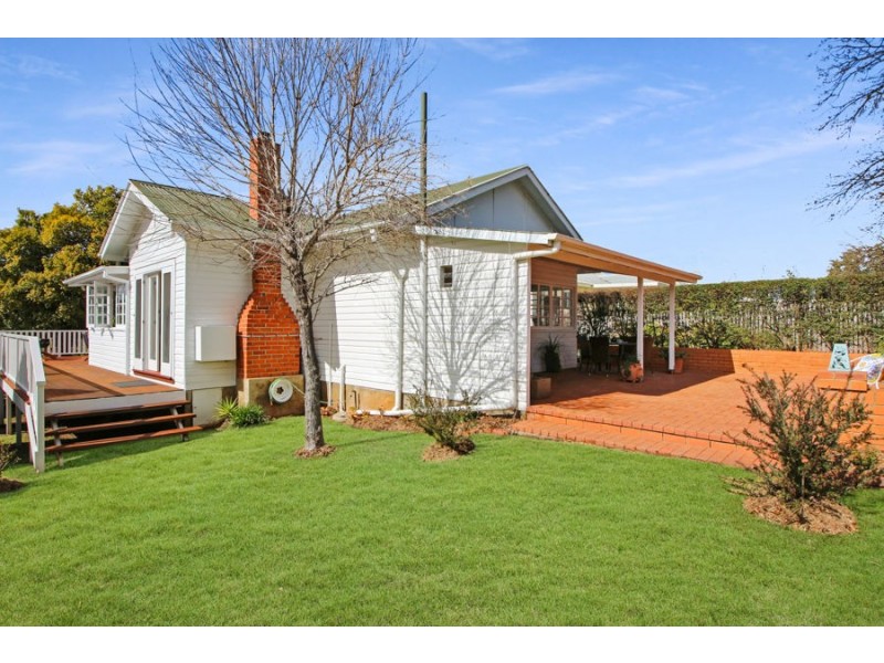 24 Duncan Street, Tenterfield NSW 2372