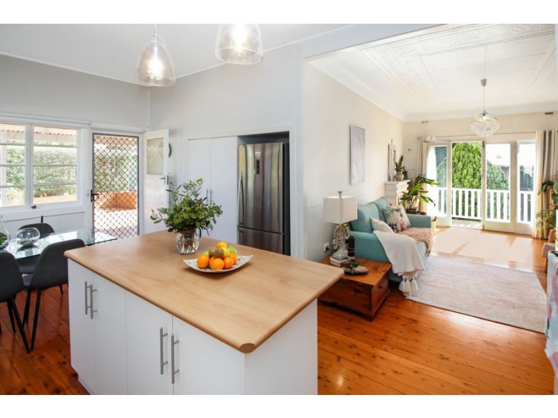 24 Duncan Street, Tenterfield NSW 2372