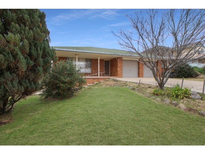 93 Drummond Street, Tenterfield NSW 2372