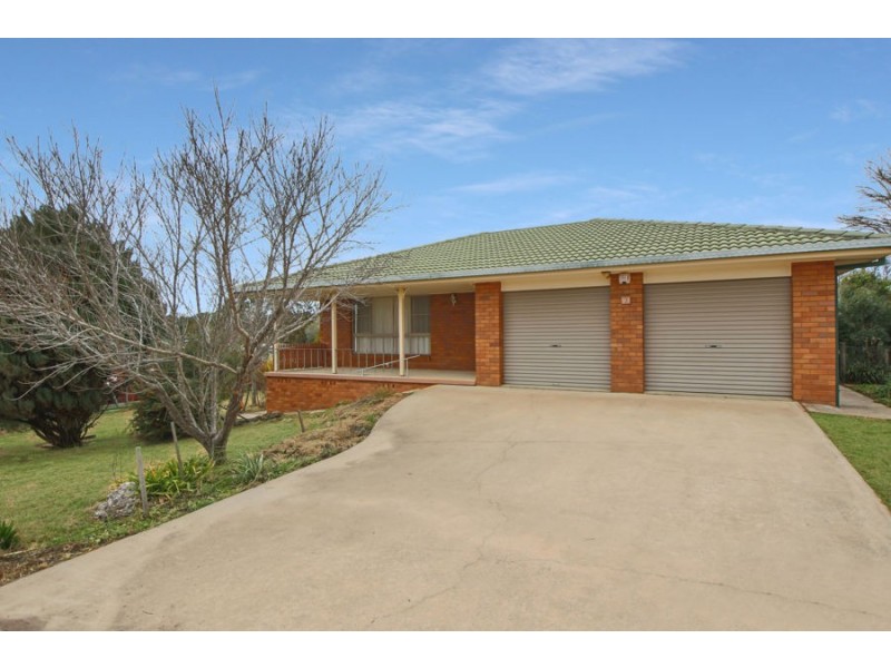 93 Drummond Street, Tenterfield NSW 2372