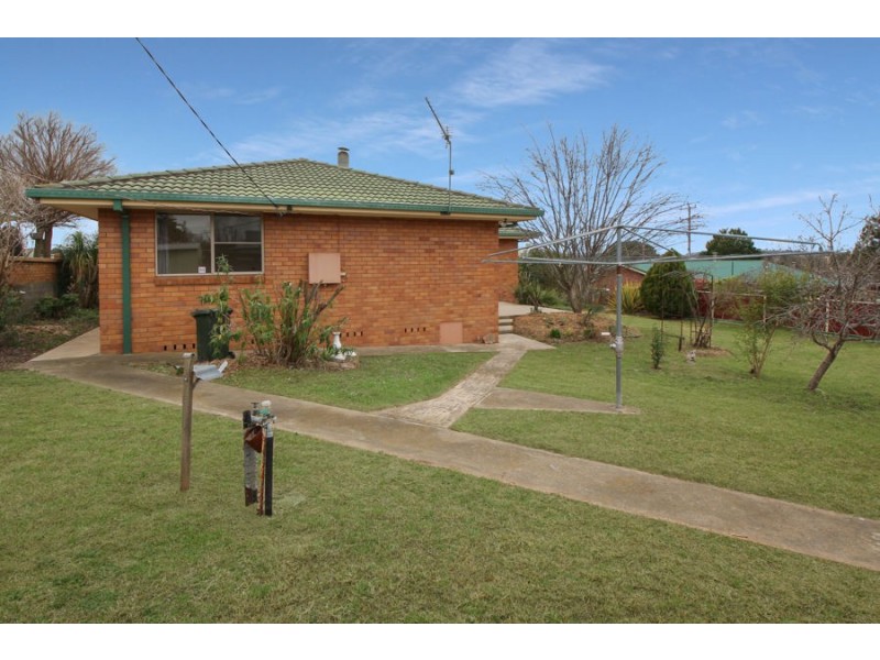 93 Drummond Street, Tenterfield NSW 2372