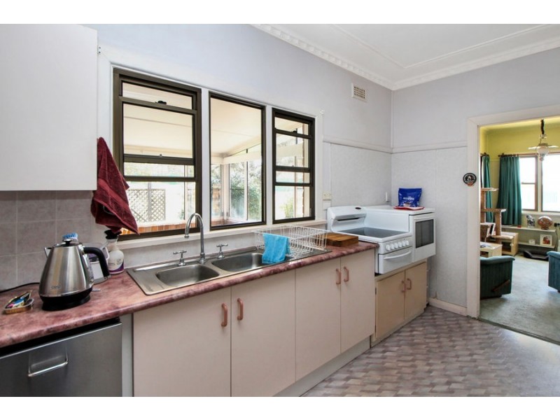 36 George Street, Tenterfield NSW 2372