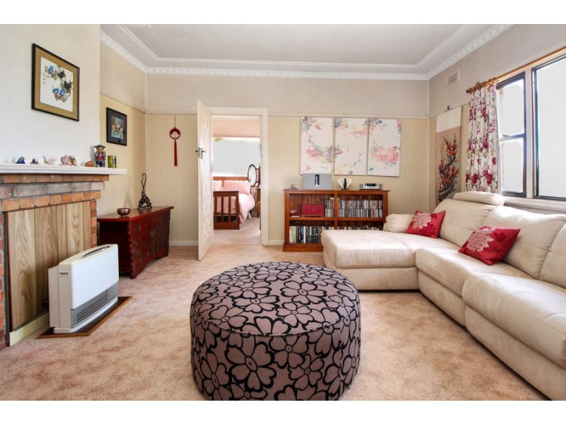 36 George Street, Tenterfield NSW 2372