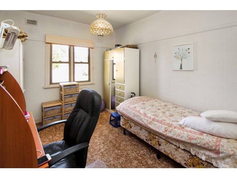 36 George Street, Tenterfield NSW 2372