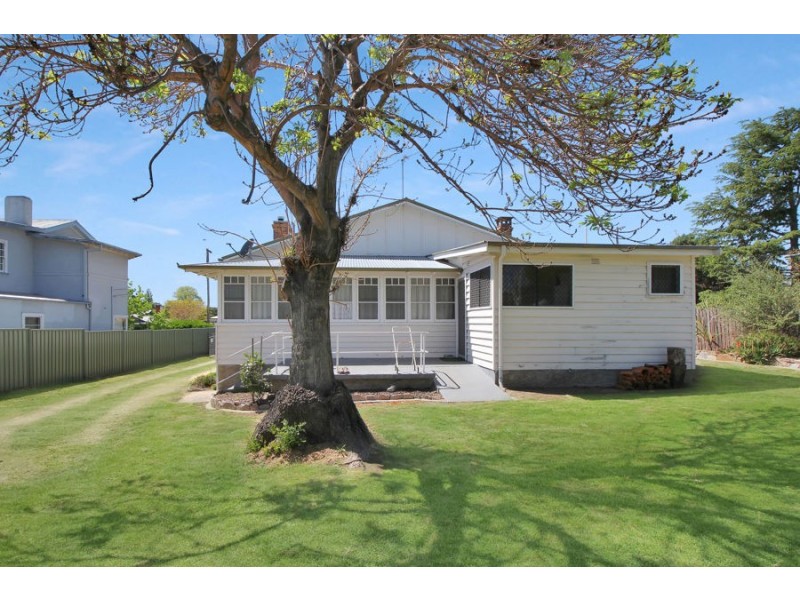 126 Rouse Street, Tenterfield NSW 2372
