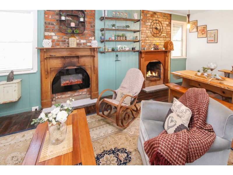 18 Molesworth Street, Tenterfield NSW 2372