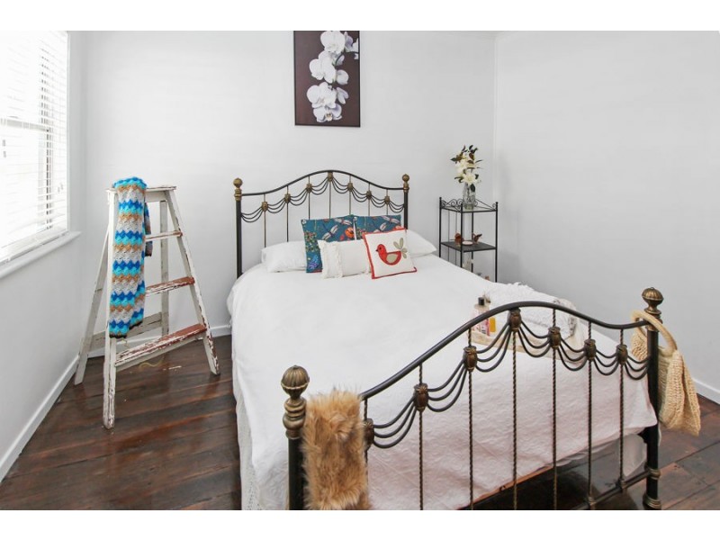 18 Molesworth Street, Tenterfield NSW 2372