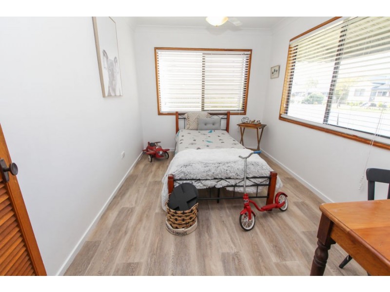 18 Molesworth Street, Tenterfield NSW 2372