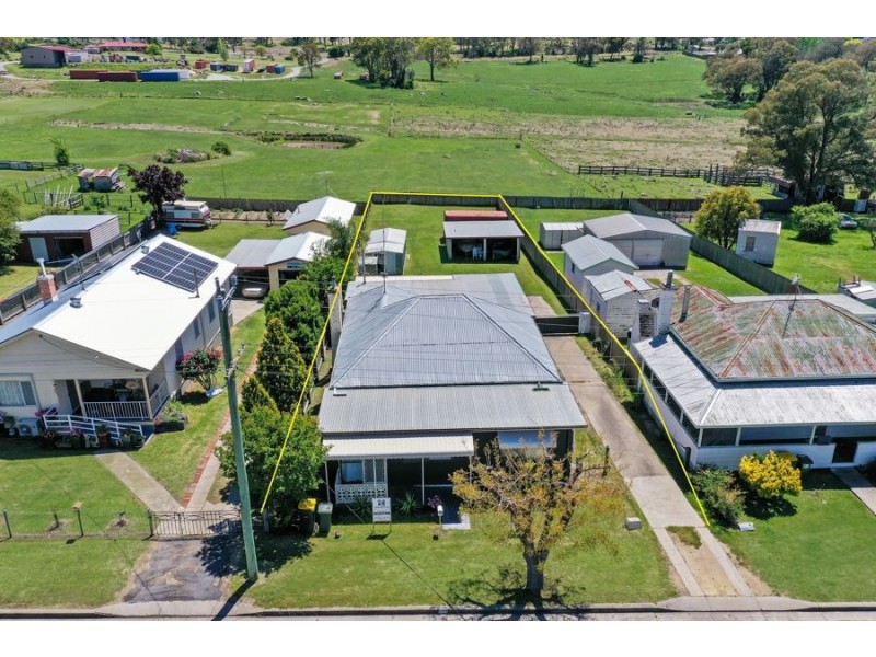 18 Molesworth Street, Tenterfield NSW 2372