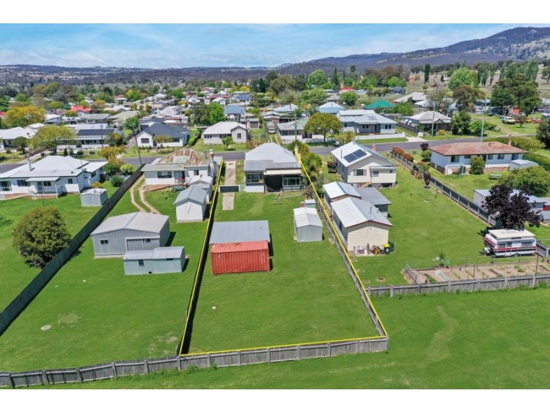 18 Molesworth Street, Tenterfield NSW 2372