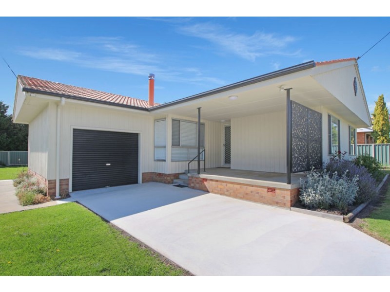 124 Bulwer Street, Tenterfield NSW 2372
