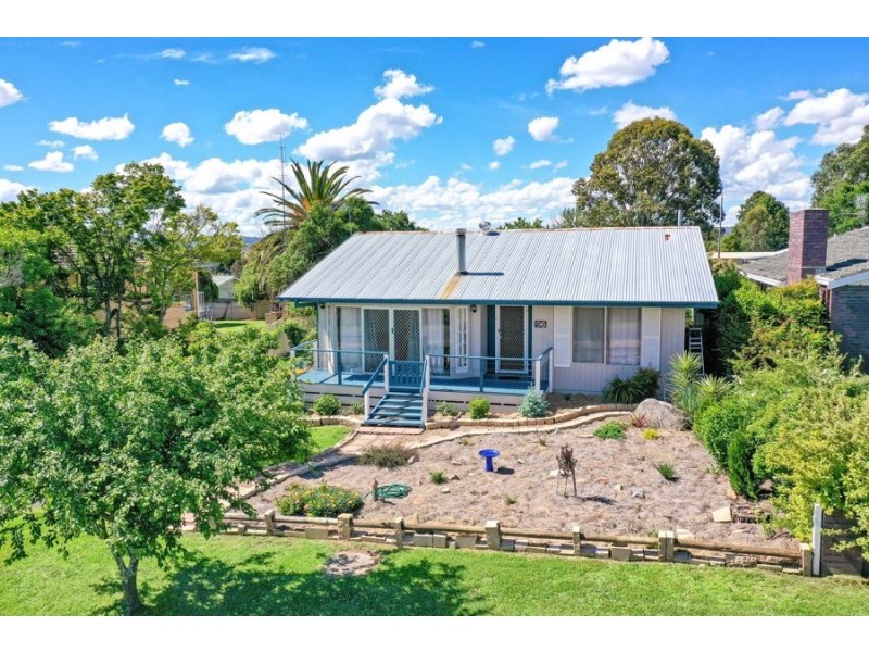 96 Martin Street, Tenterfield NSW 2372