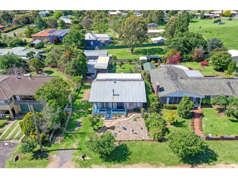96 Martin Street, Tenterfield NSW 2372
