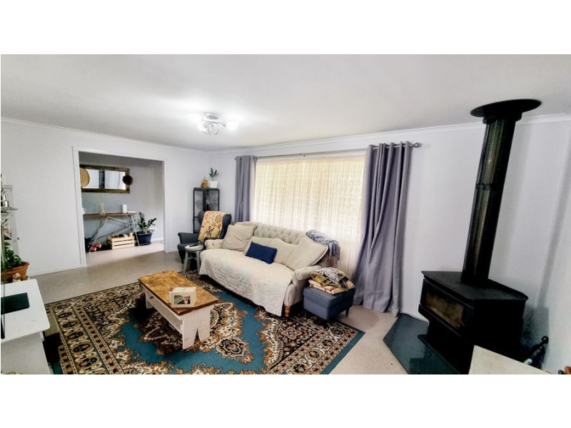 2 Naas Street, Tenterfield NSW 2372