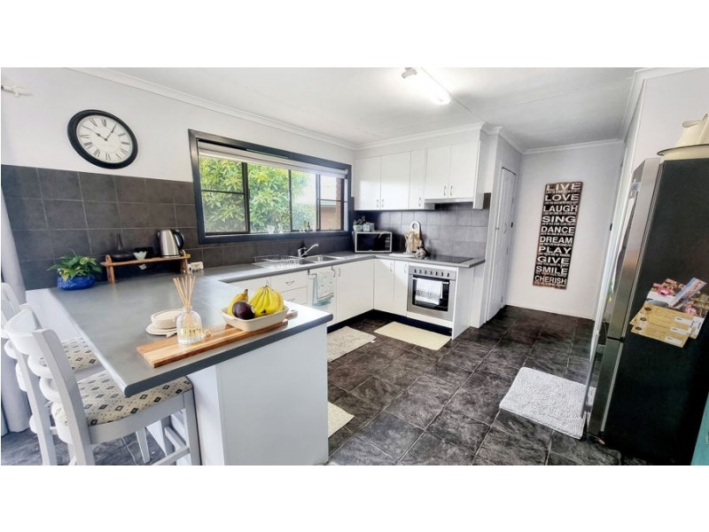 2 Naas Street, Tenterfield NSW 2372