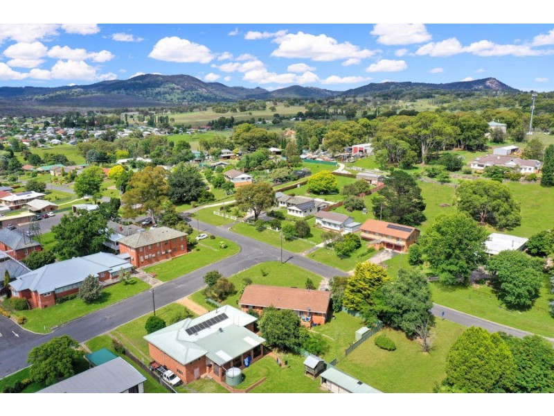 2 Naas Street, Tenterfield NSW 2372