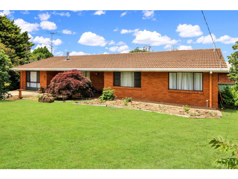 2 Naas Street, Tenterfield NSW 2372
