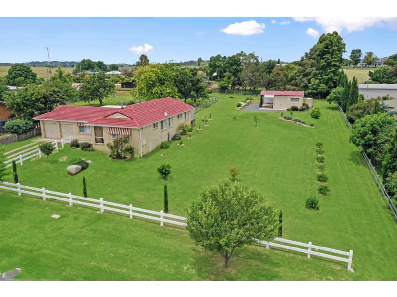 250 Bulwer Street, Tenterfield NSW 2372