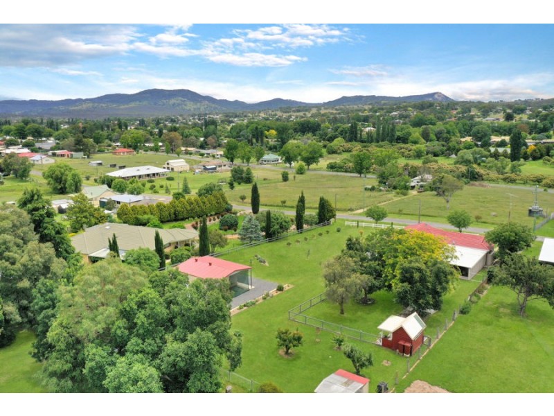 250 Bulwer Street, Tenterfield NSW 2372
