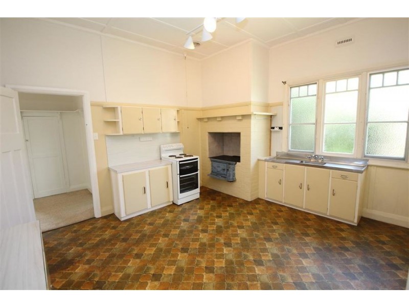 126 Rouse Street, Tenterfield NSW 2372