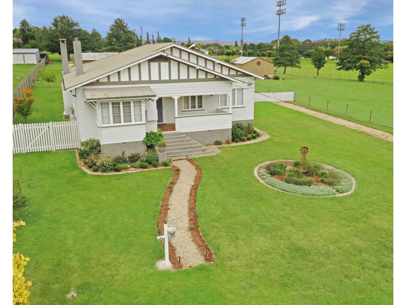 26 Martin Street, Tenterfield NSW 2372