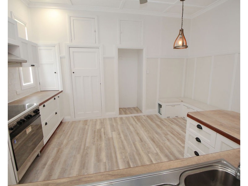 26 Martin Street, Tenterfield NSW 2372