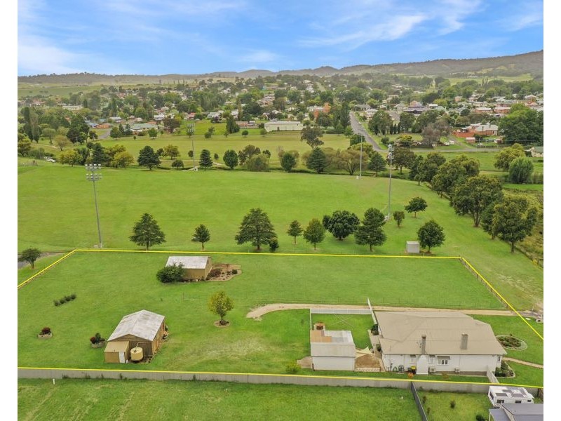 26 Martin Street, Tenterfield NSW 2372