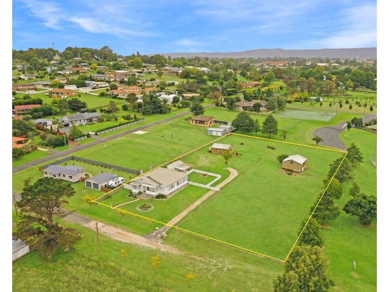 26 Martin Street, Tenterfield NSW 2372