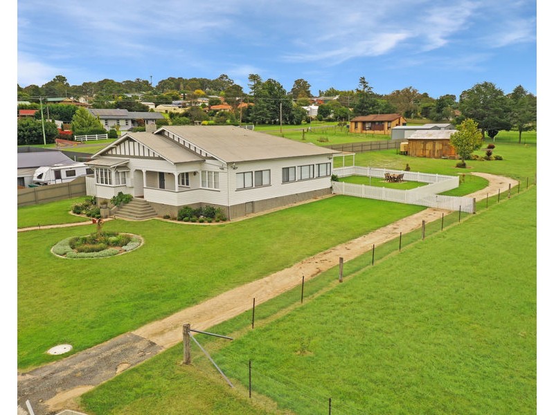 26 Martin Street, Tenterfield NSW 2372