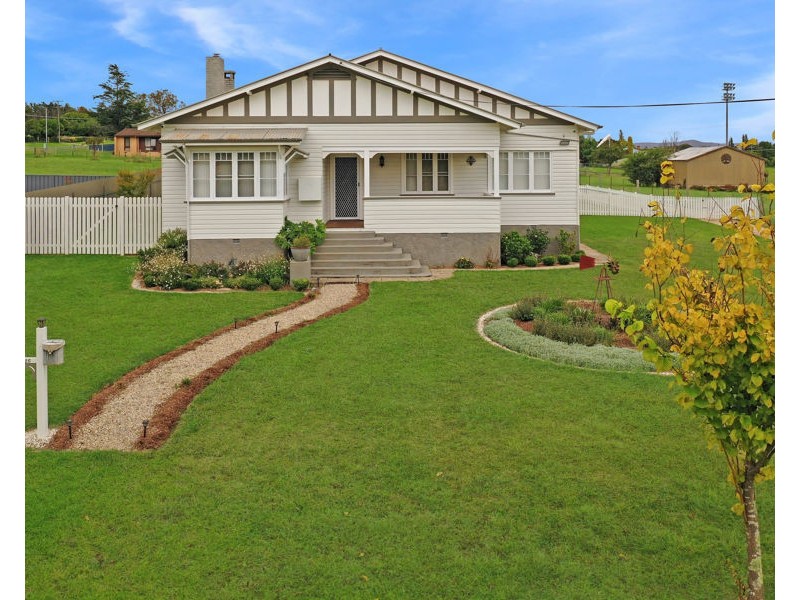 26 Martin Street, Tenterfield NSW 2372