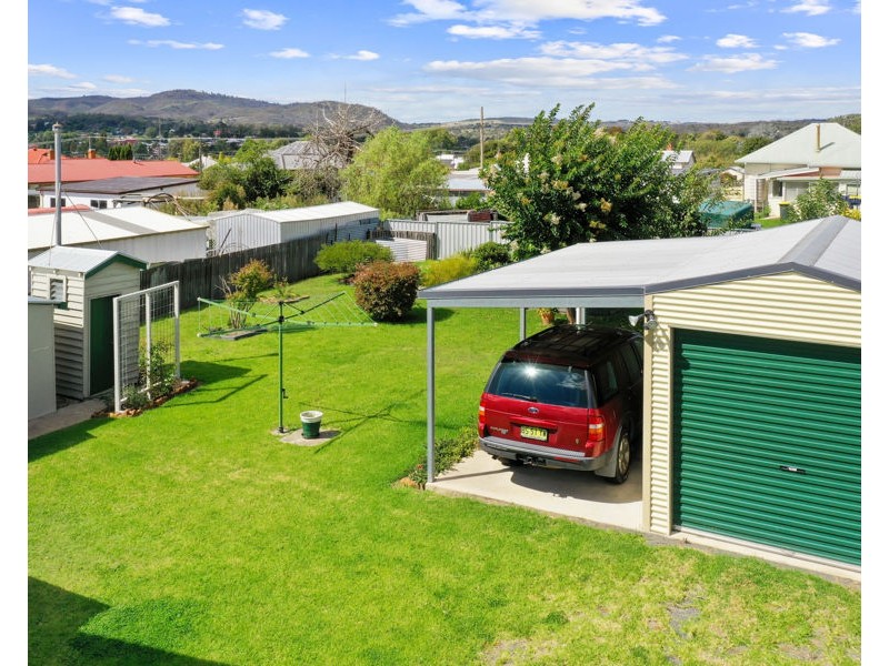 25 Molesworth Street, Tenterfield NSW 2372