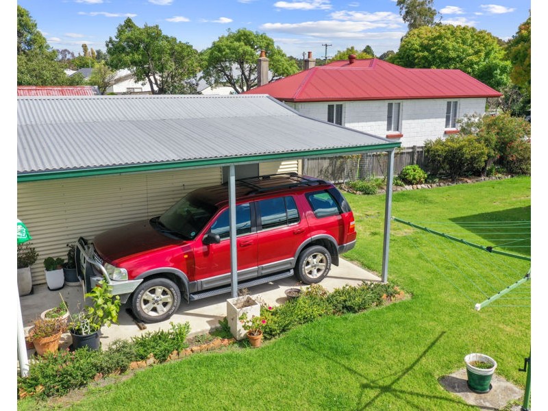 25 Molesworth Street, Tenterfield NSW 2372