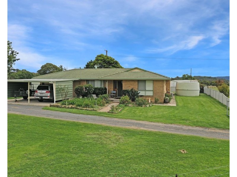 132 Sunnyside Loop Road, Tenterfield NSW 2372