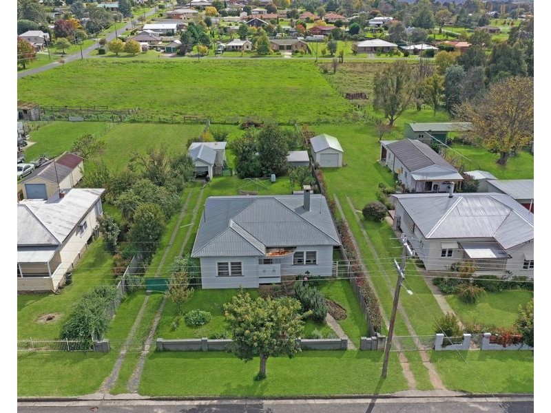 58 Molesworth Street, Tenterfield NSW 2372