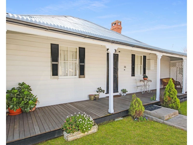 36 Margaret Street, Tenterfield NSW 2372