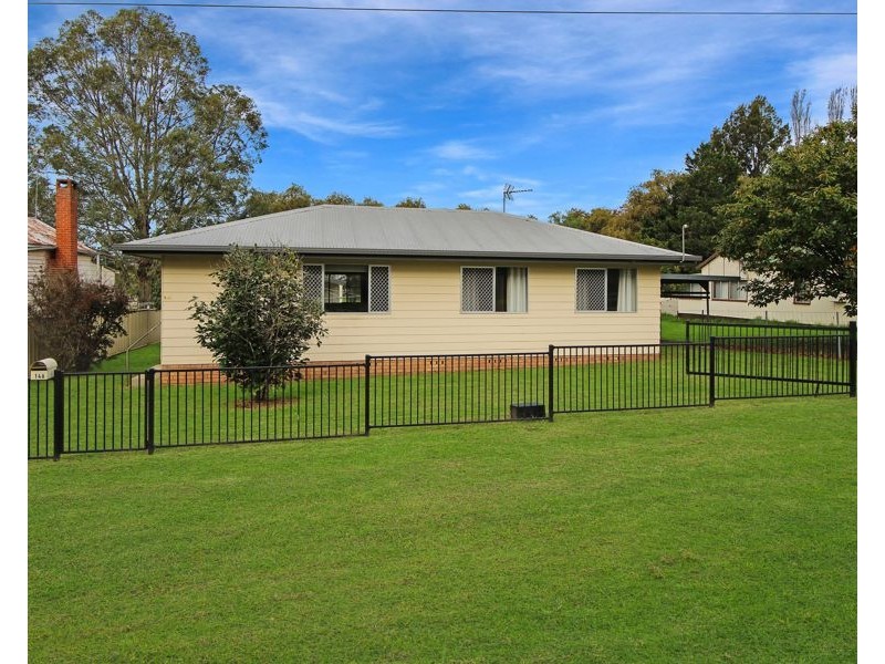 146 Bulwer Street, Tenterfield NSW 2372