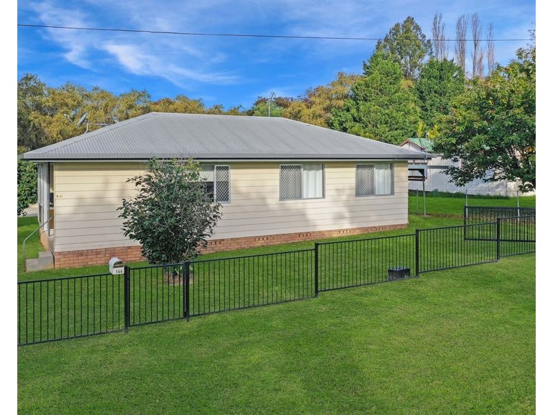 146 Bulwer Street, Tenterfield NSW 2372