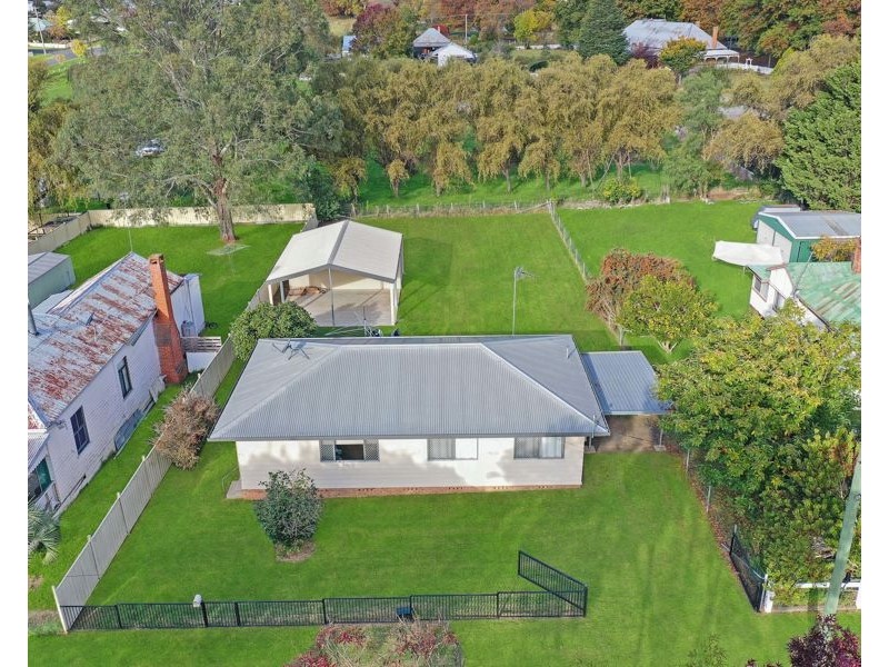 146 Bulwer Street, Tenterfield NSW 2372