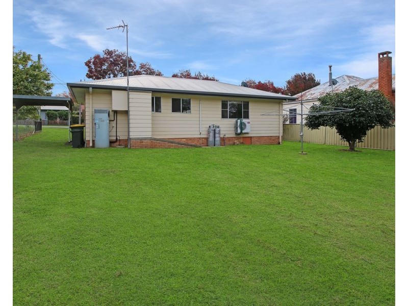 146 Bulwer Street, Tenterfield NSW 2372