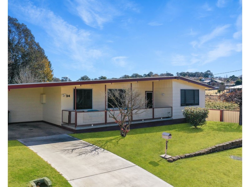 34 Duncan Street, Tenterfield NSW 2372