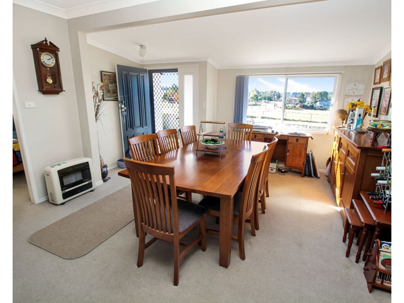 21 Douglas Street, Tenterfield NSW 2372
