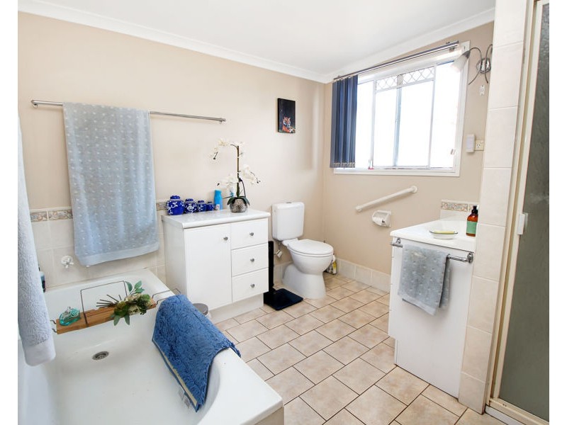 21 Douglas Street, Tenterfield NSW 2372
