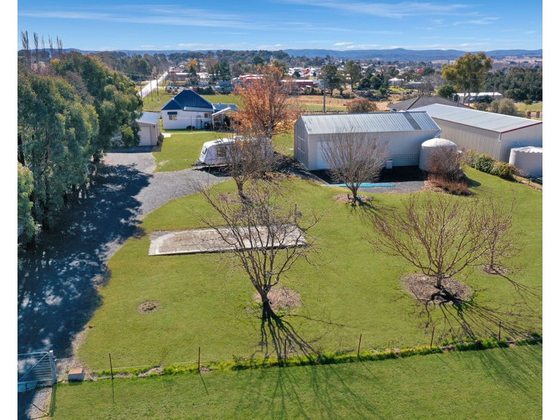 21 Douglas Street, Tenterfield NSW 2372