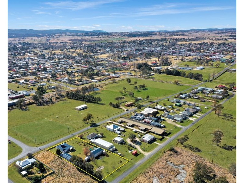21 Douglas Street, Tenterfield NSW 2372